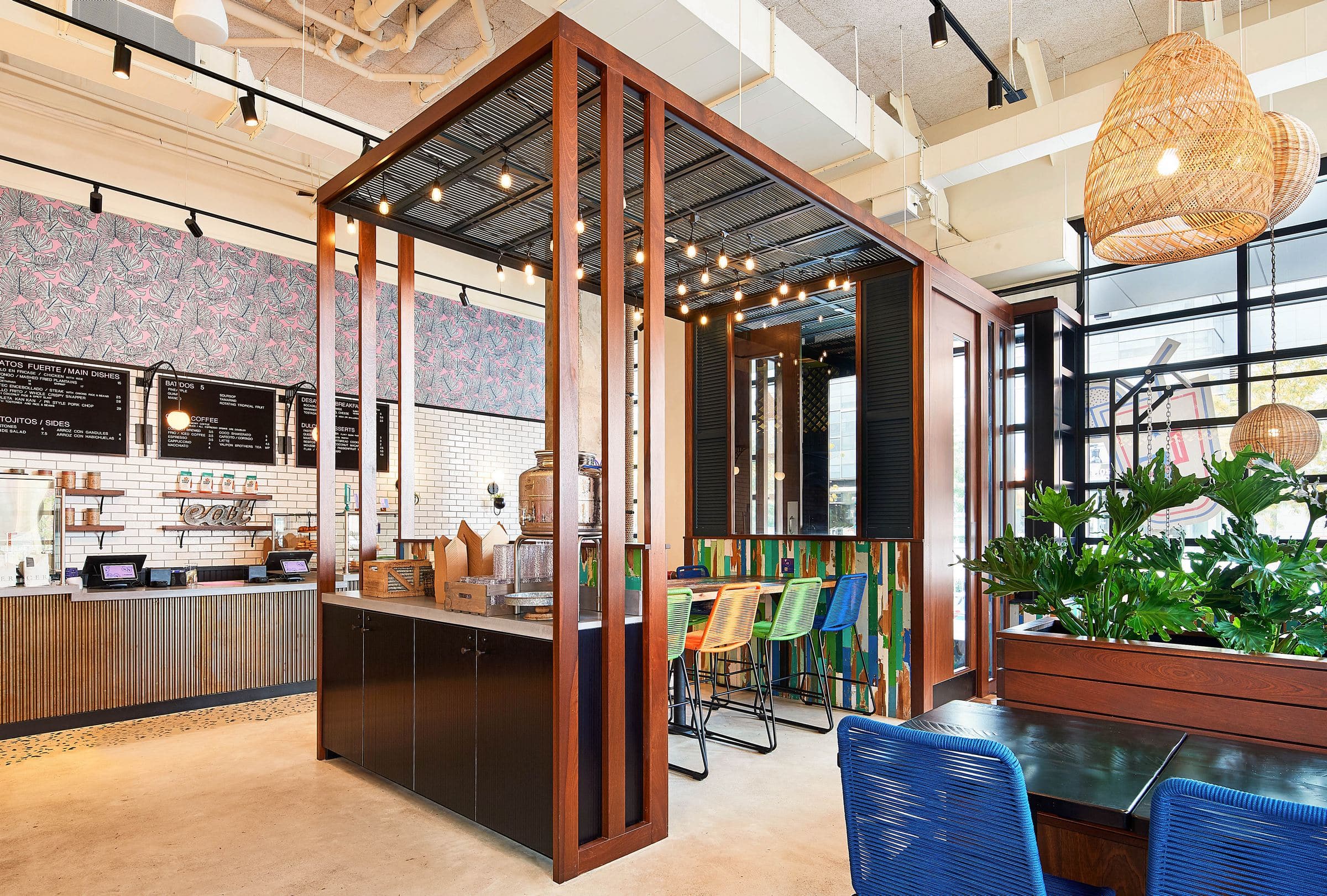 La Famosa: Reclaimed Teak Boatwood