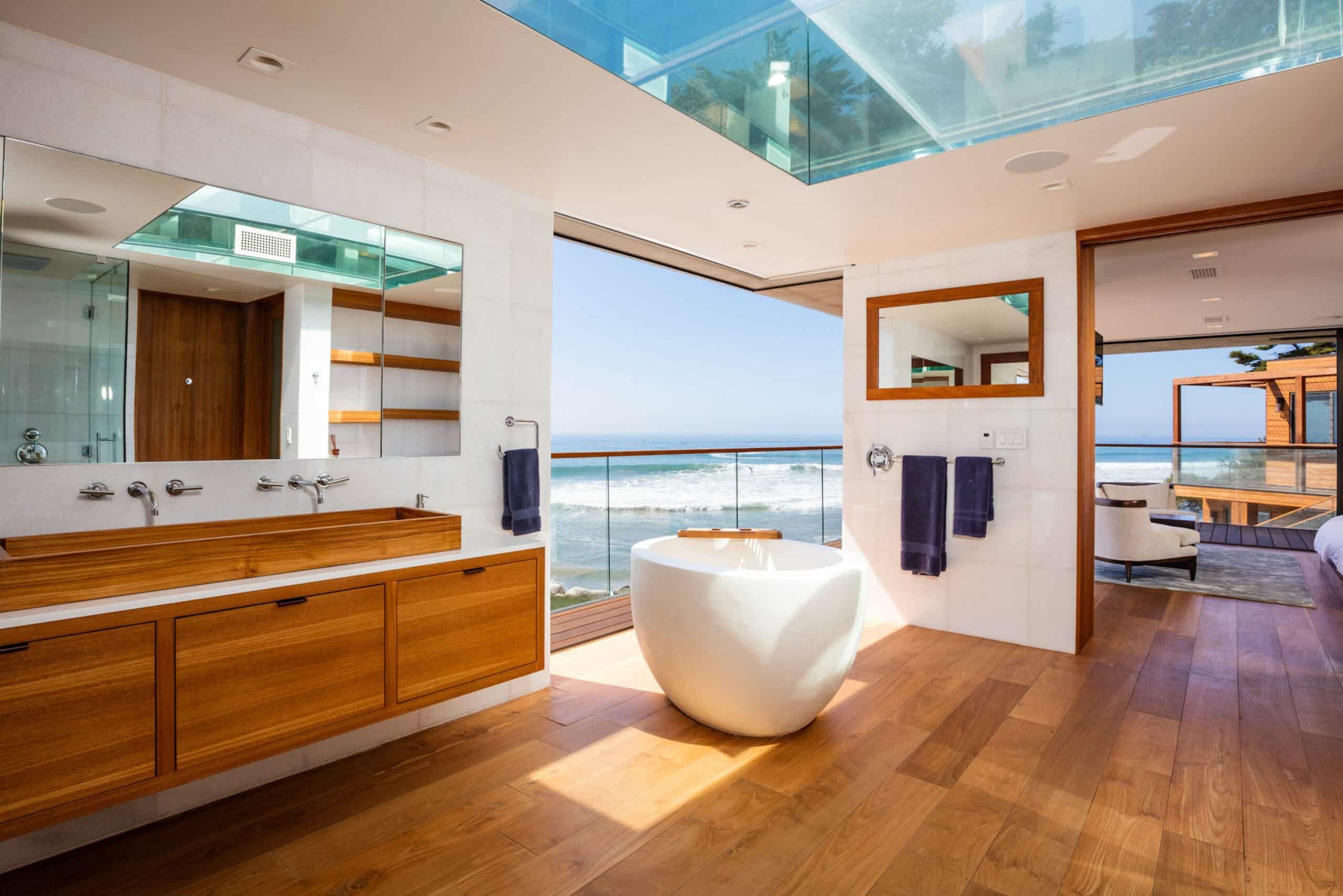 TUXEDO: Gorgeous Beach Front Custom Home